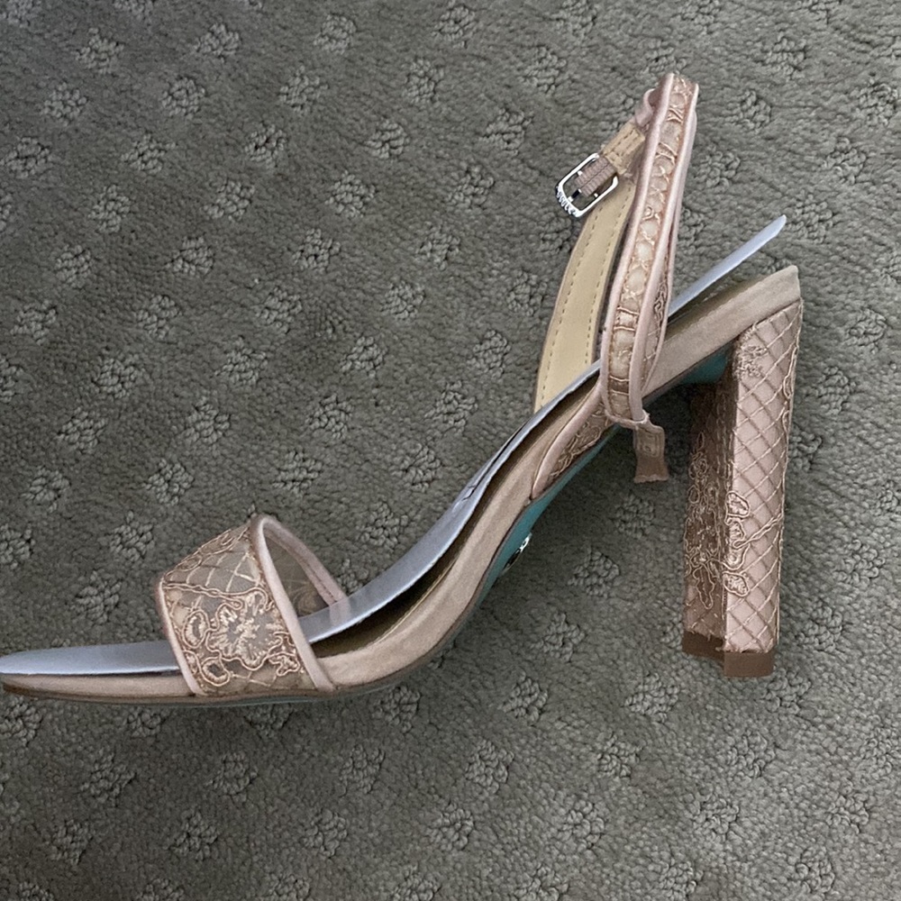 Betsy Johnson lace nude heel